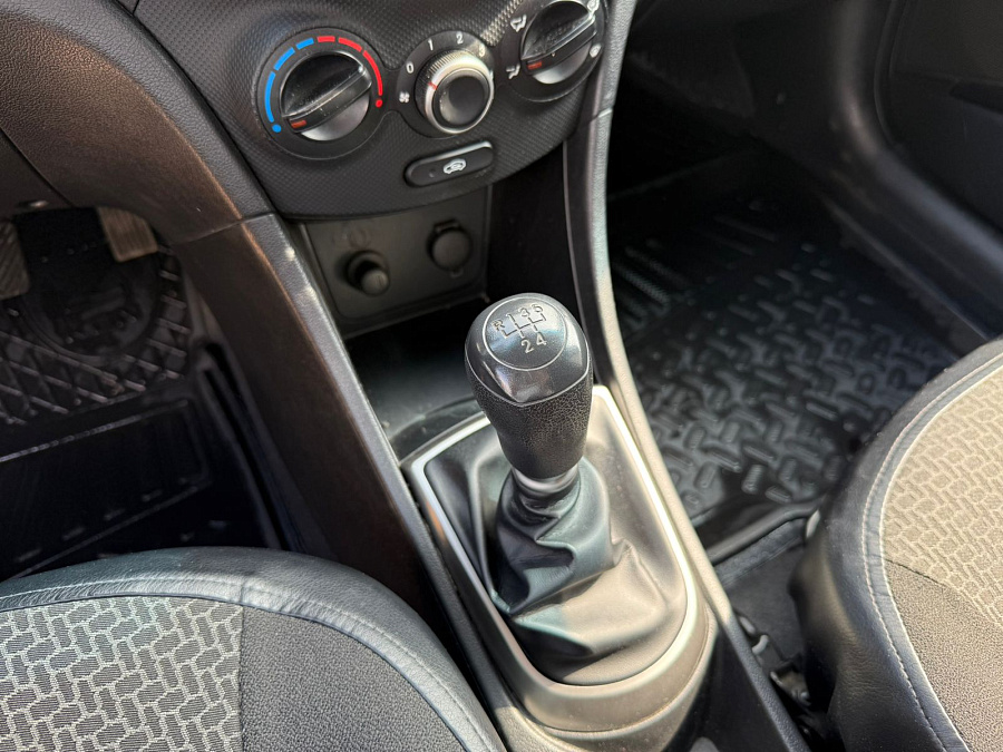 Hyundai Solaris, 2016г., передний привод, механика
