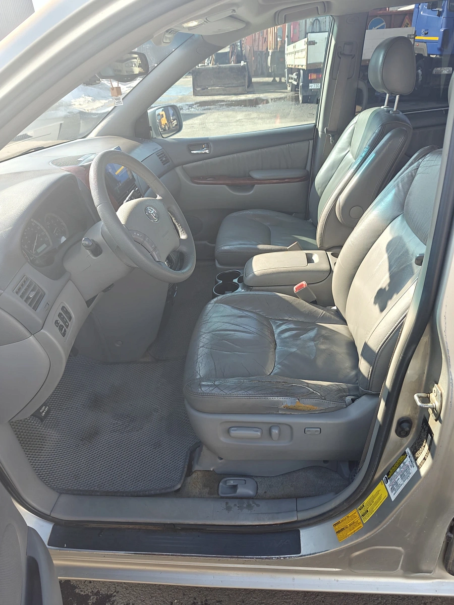 Toyota Sienna, 2004г., передний привод, автомат
