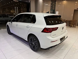 Volkswagen Golf, 2023г, передний привод, робот