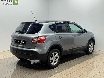 Nissan Qashqai, 2010г, передний привод, механика