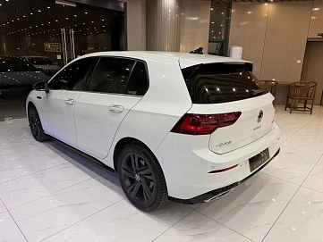 Volkswagen Golf, 2023г, передний привод, робот