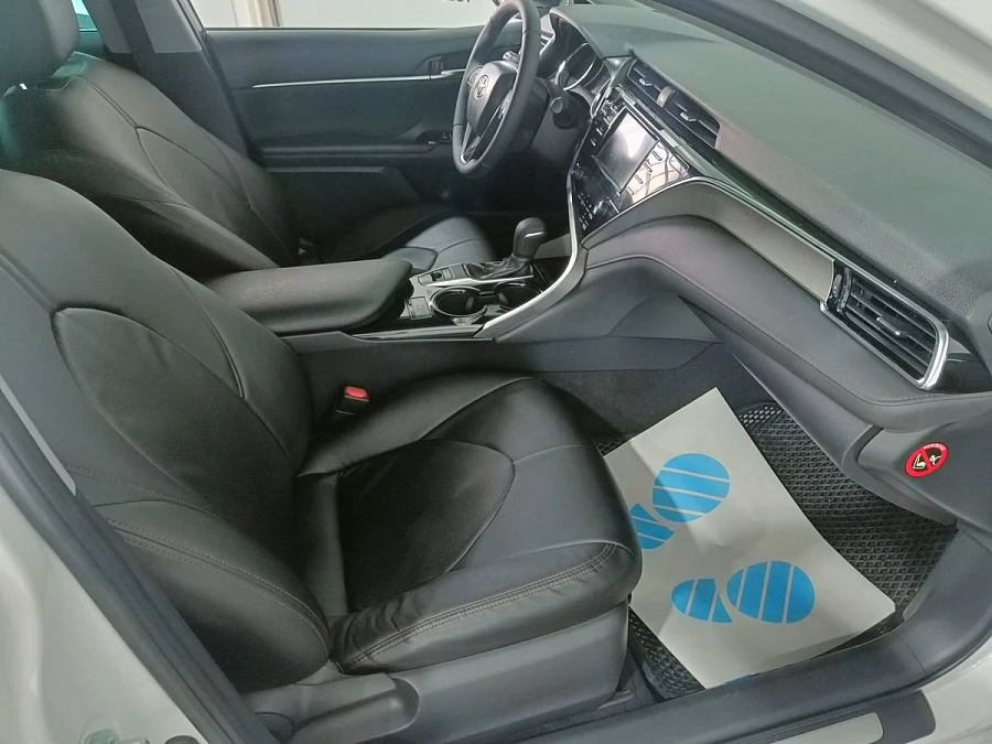 Toyota Camry, 2019г., передний привод, автомат