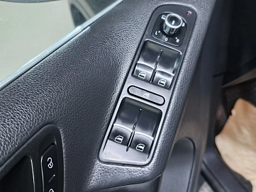 Volkswagen Tiguan, 2011г, полный привод, автомат