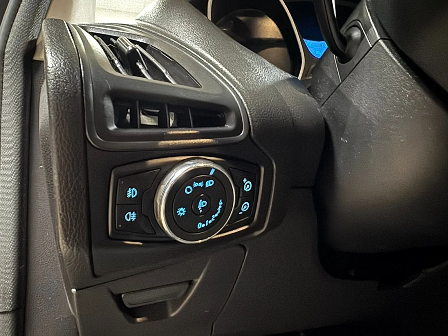 Ford Focus, 2011г., передний привод, робот