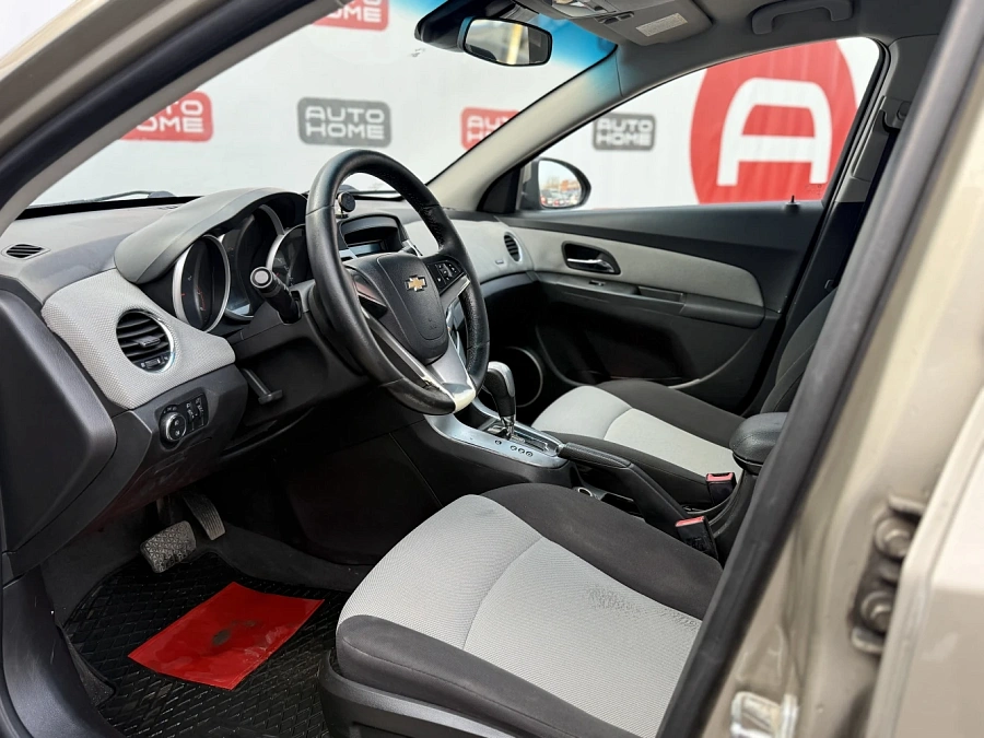 Chevrolet Cruze, 2011г., передний привод, автомат