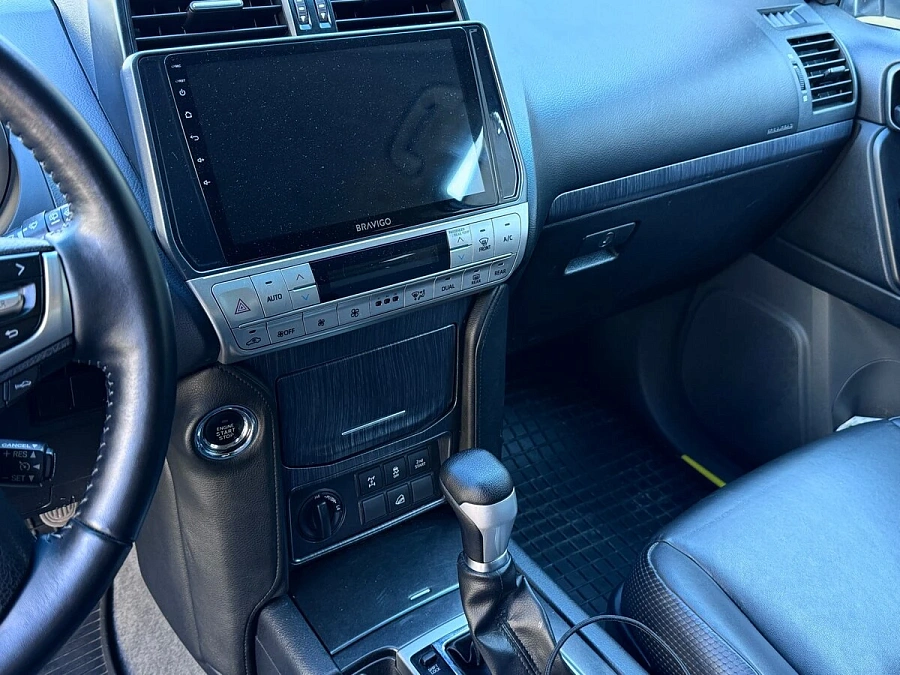 Toyota Land Cruiser Prado, 2010г., полный привод, автомат