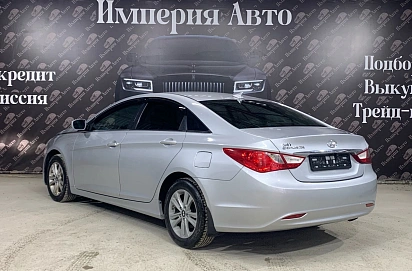 Hyundai Sonata, 2011г, передний привод, автомат