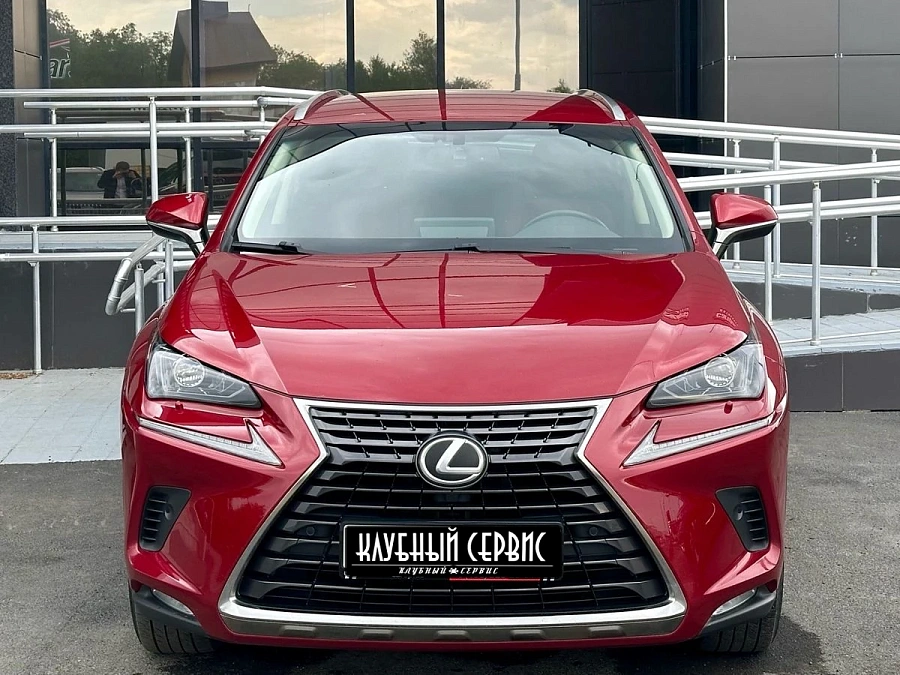 Lexus NX, 2017г., полный привод, вариатор