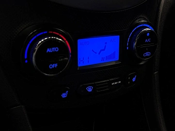 Hyundai Solaris, 2012г, передний привод, автомат