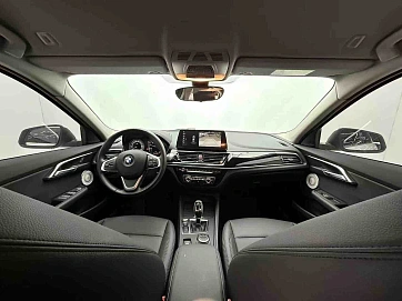 BMW 1 серии, 2022г, передний привод, робот