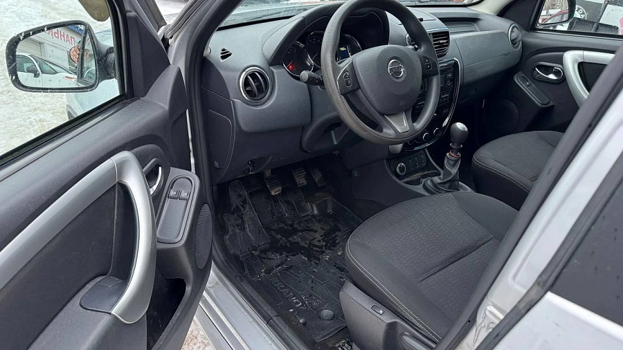 Nissan Terrano, 2019г., полный привод, механика