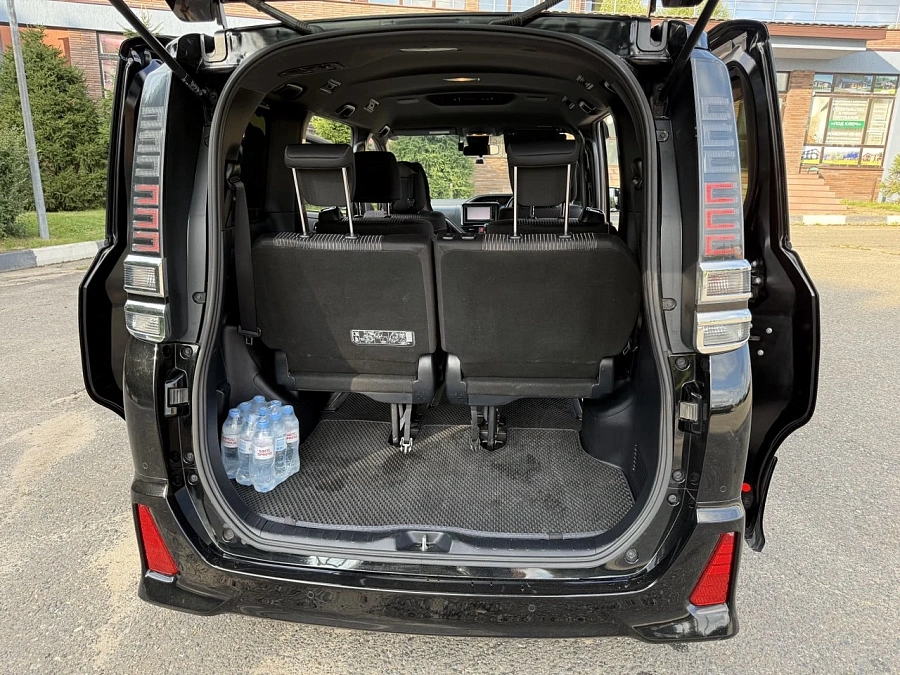 Toyota Voxy, 2019г., передний привод, вариатор