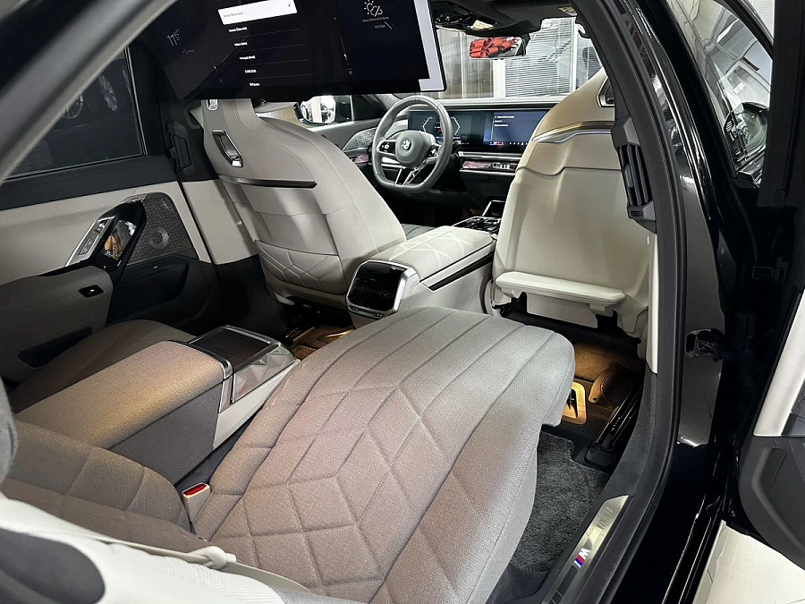 BMW , 2024г., полный привод, автомат