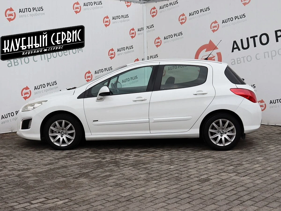 Peugeot 308, 2011г., передний привод, механика