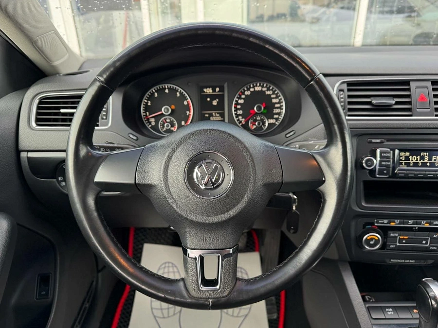 Volkswagen Jetta, 2012г., передний привод, автомат