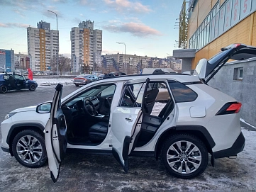 Toyota RAV4, 2020г, полный привод, автомат