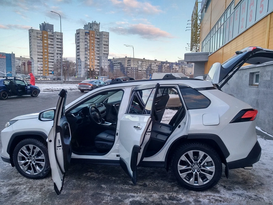 Toyota RAV4, 2020г., полный привод, автомат