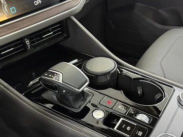 Volkswagen Touareg, 2025г, полный привод, автомат