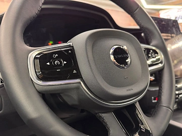 Volvo XC60, 2025г, полный привод, автомат