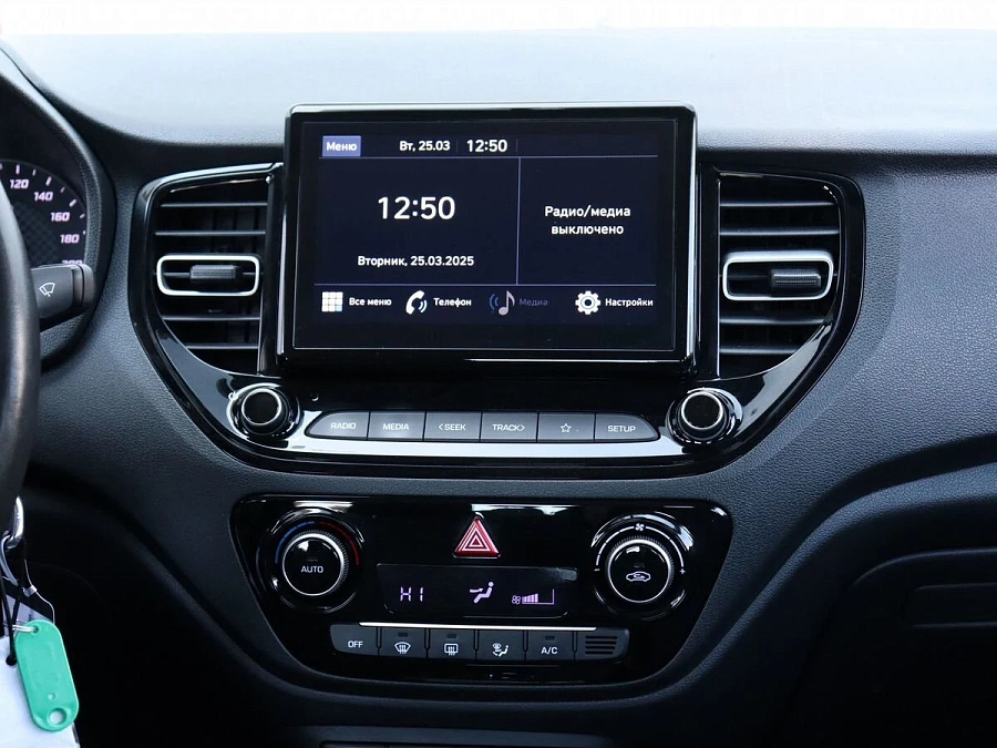 Hyundai Solaris, 2020г., передний привод, автомат