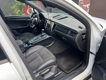 Porsche Macan, 2018г, полный привод, робот