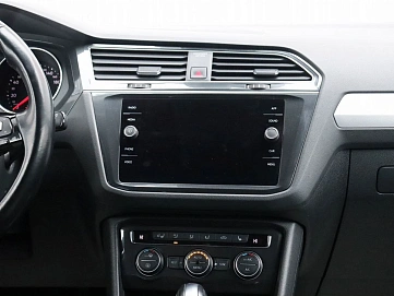 Volkswagen Tiguan, 2020г, передний привод, робот