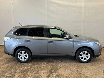 Mitsubishi Outlander, 2012г, передний привод, вариатор