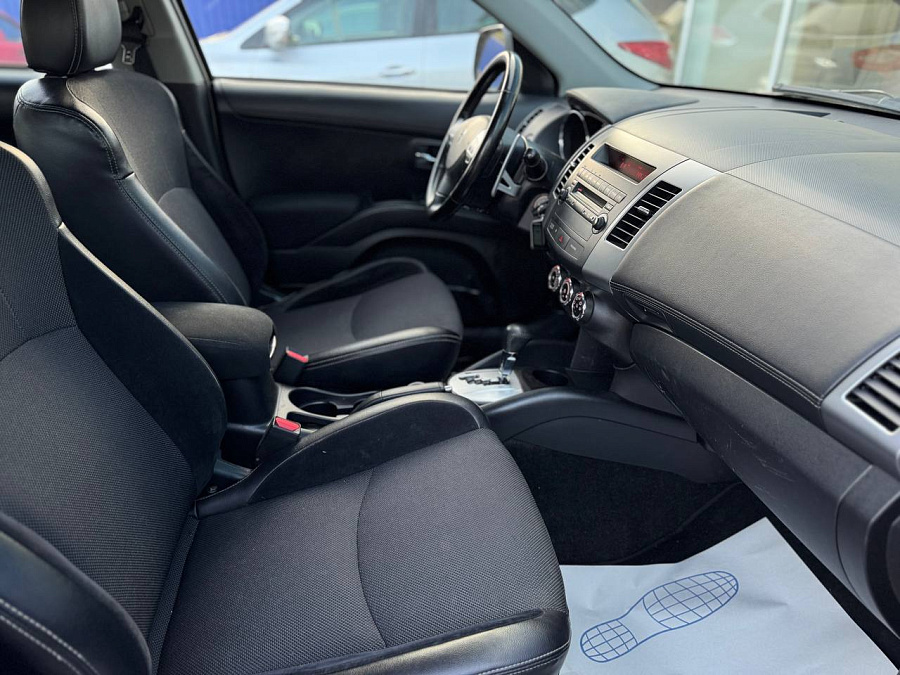 Peugeot 4007, 2011г., полный привод, вариатор