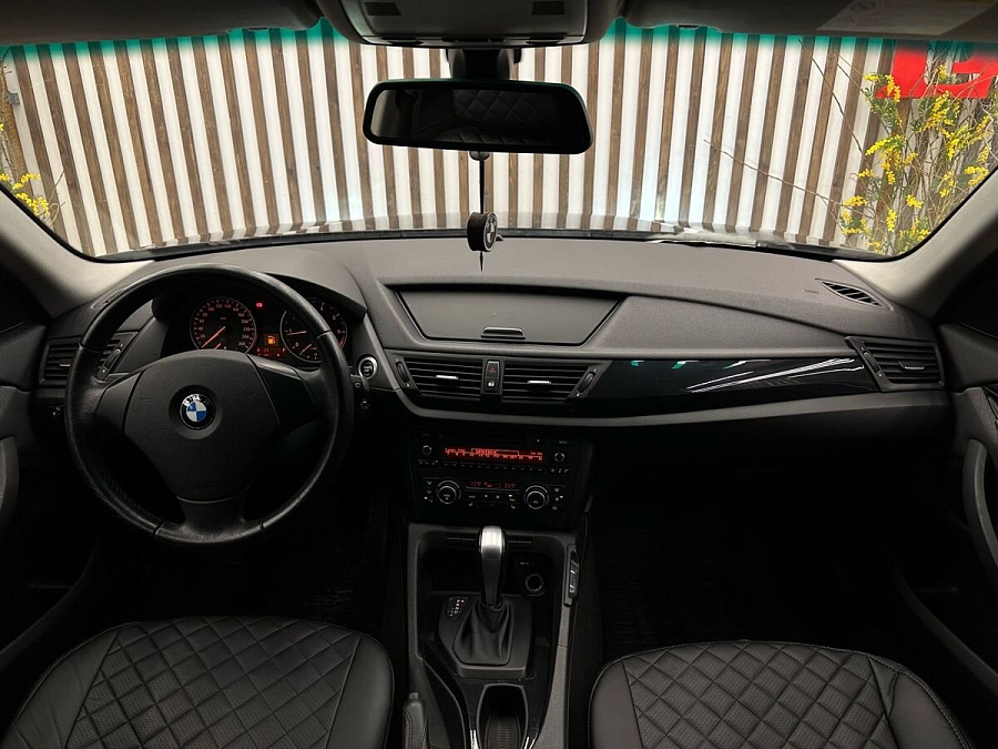BMW X1, 2012г., задний привод, автомат