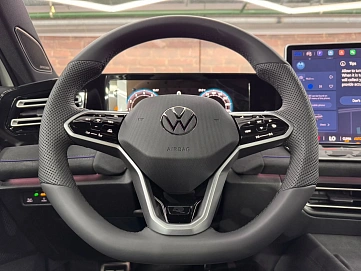 Volkswagen Tiguan, 2025г, полный привод, робот