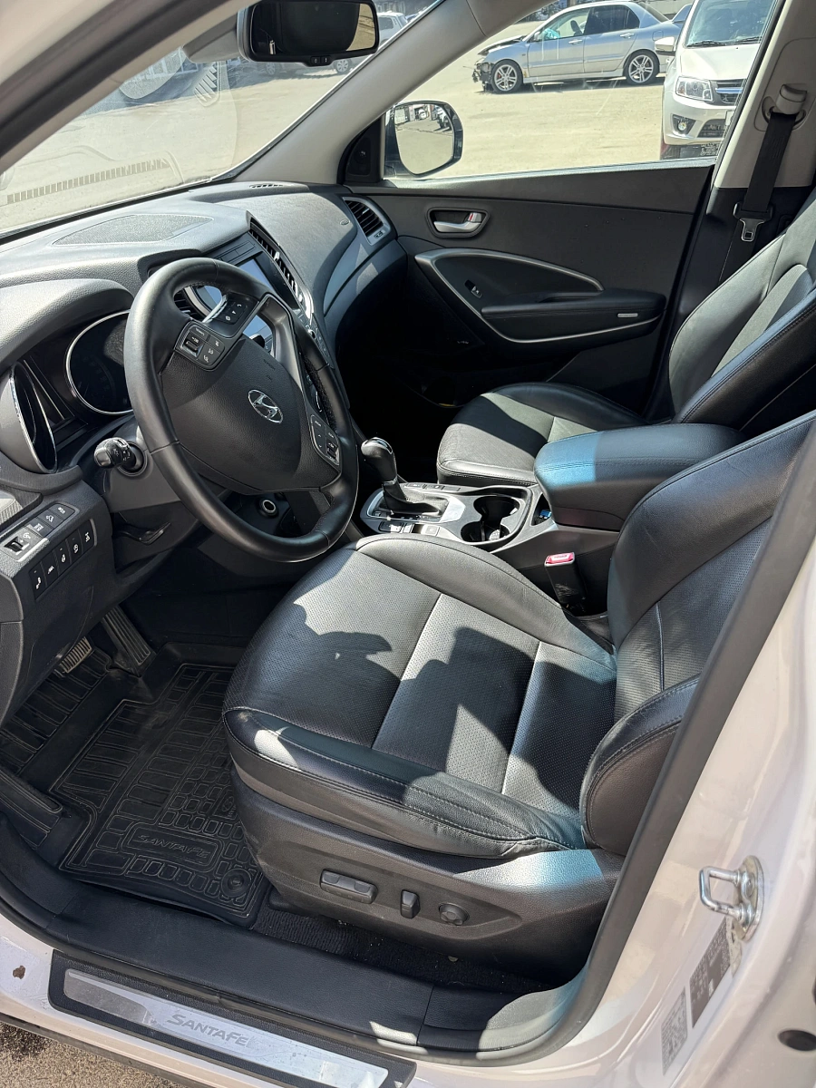 Hyundai Santa Fe, 2015г., полный привод, автомат