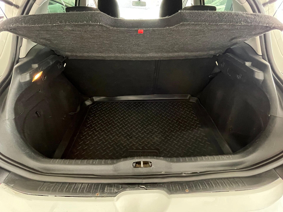 Peugeot 308, 2010г., передний привод, механика