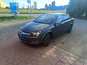 Opel Astra, 2011г., передний привод, механика
