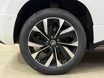 Skoda Karoq, 2025г, передний привод, робот