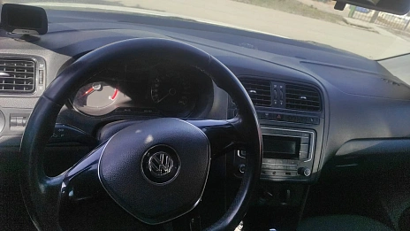 Volkswagen Polo, 2015г, передний привод, автомат