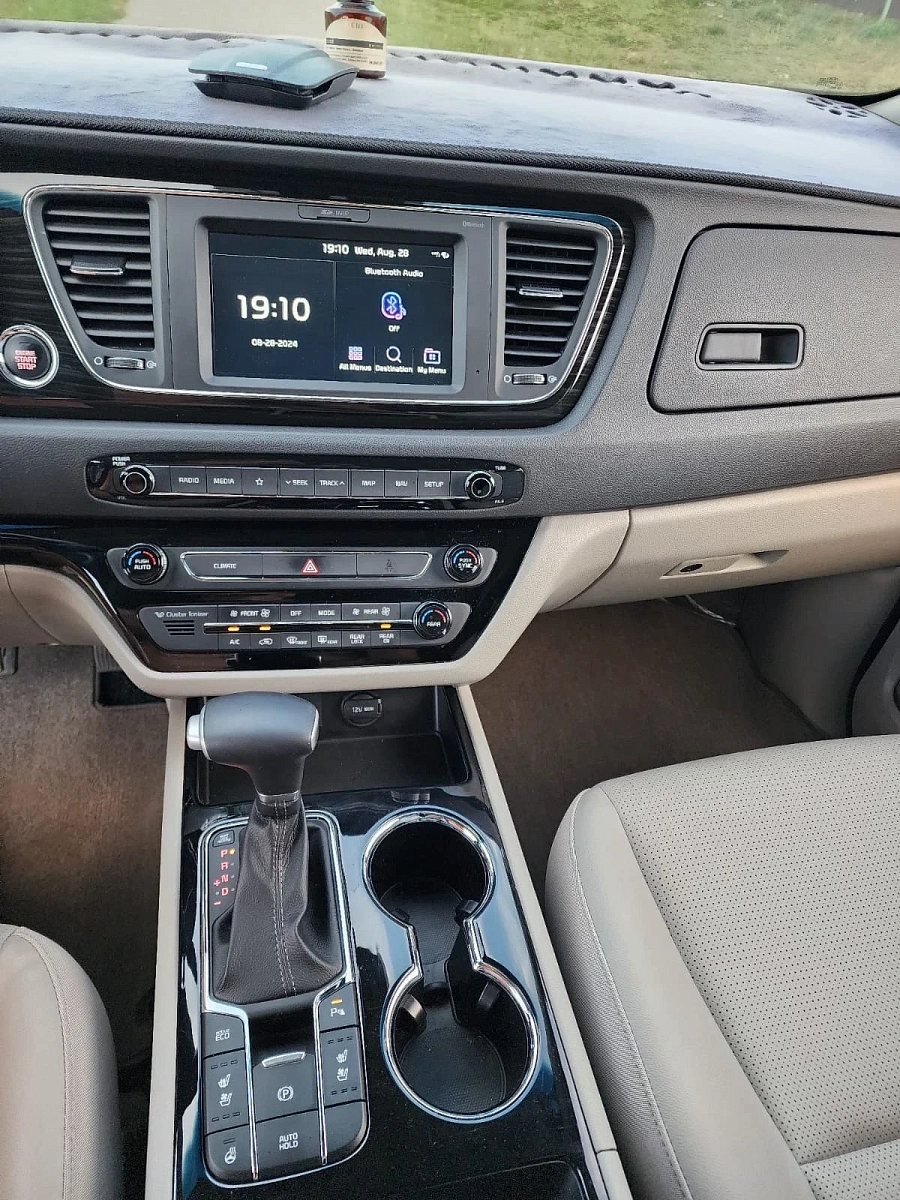 Kia Carnival, 2020г., передний привод, автомат