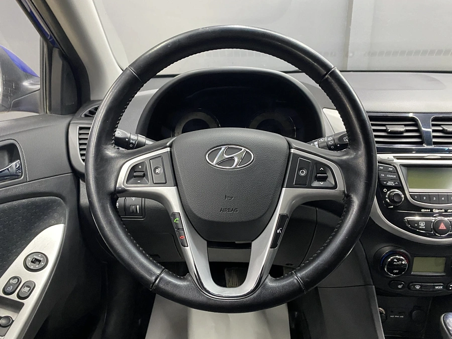 Hyundai Solaris, 2011г., передний привод, автомат