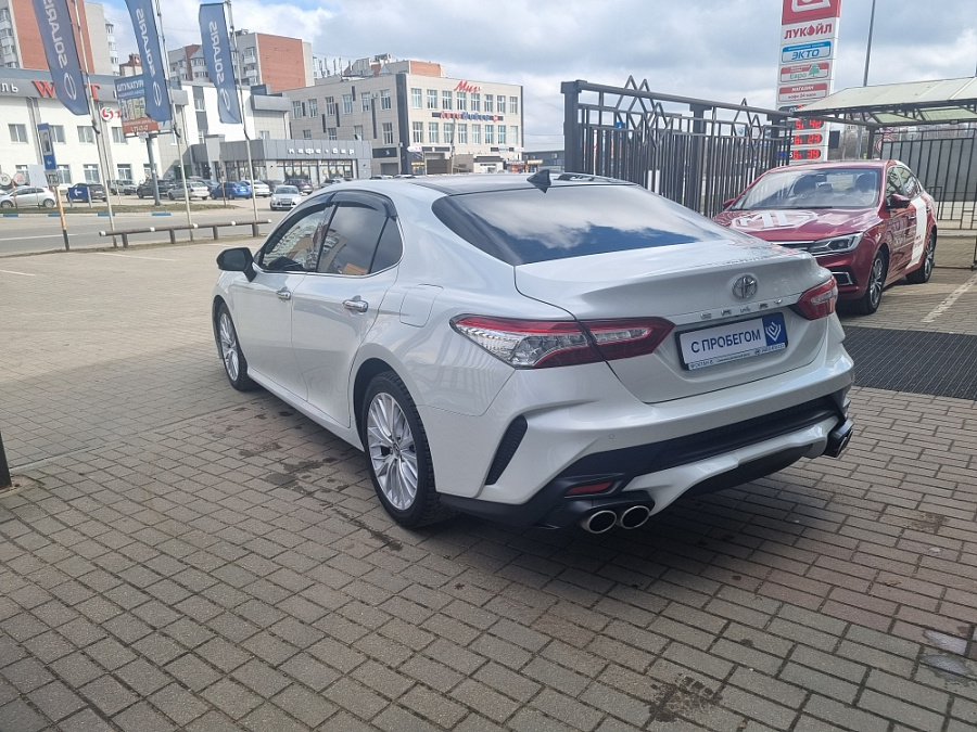 Toyota Camry, 2019г., передний привод, автомат