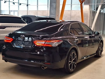 Toyota Camry, 2020г, передний привод, автомат