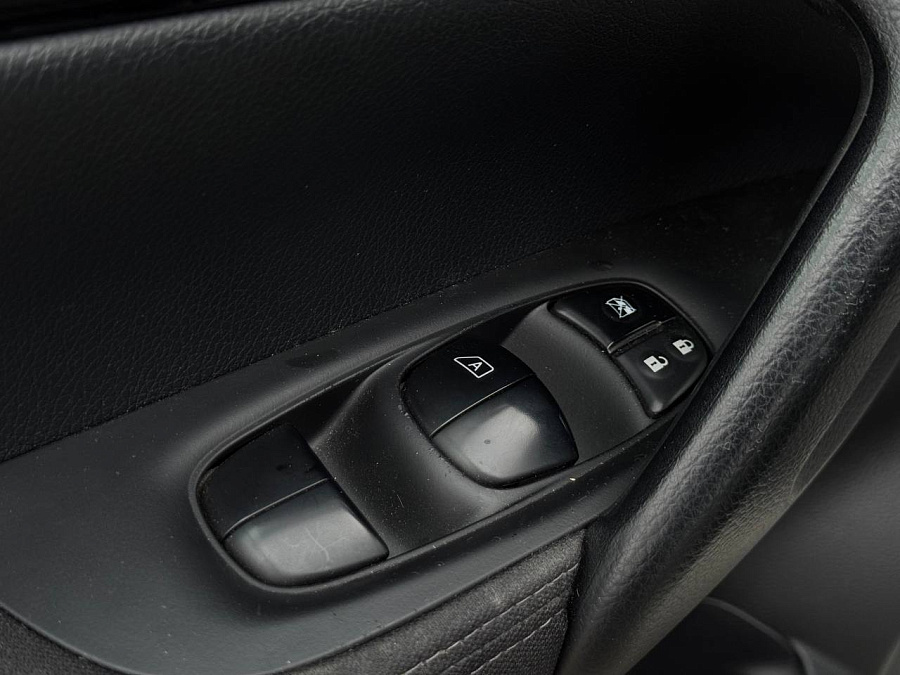 Nissan Qashqai, 2016г., передний привод, вариатор