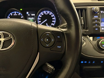 Toyota RAV4, 2019г, передний привод, автомат