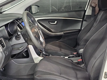 Hyundai i30, 2015г, передний привод, автомат