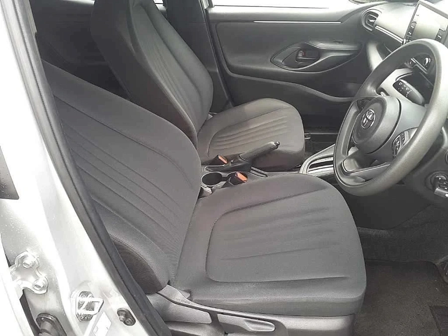 Toyota Yaris, 2022г., передний привод, вариатор