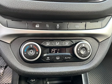 Lada (ВАЗ) Vesta, 2018г, передний привод, механика