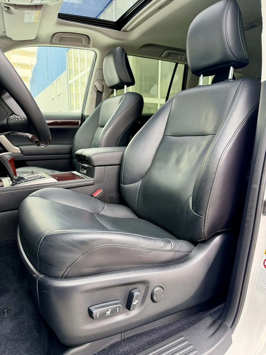 Lexus GX, 2014г., передний привод, автомат