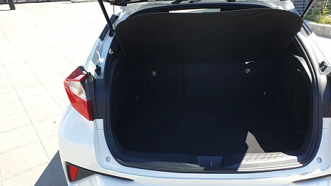 Toyota C-HR, 2022г, полный привод, вариатор