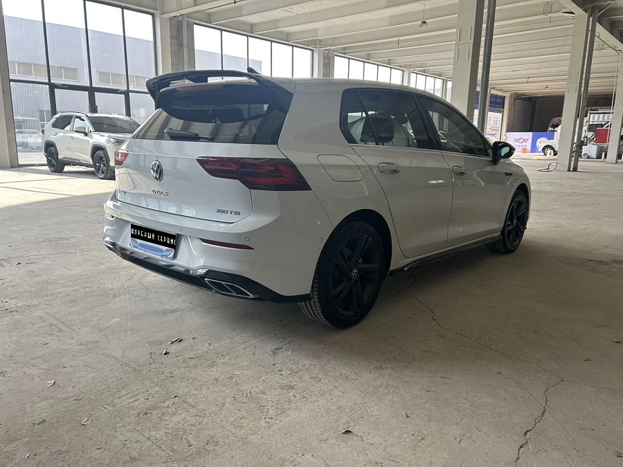 Volkswagen Golf, 2020г., передний привод, робот