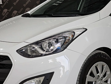 Hyundai i30, 2015г, передний привод, автомат