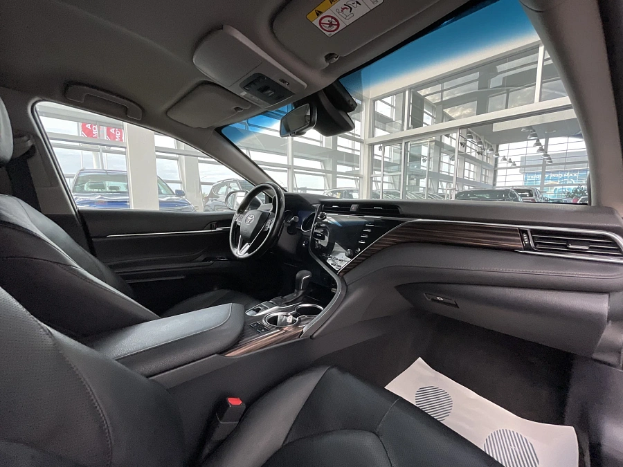 Toyota Camry, 2020г., передний привод, автомат