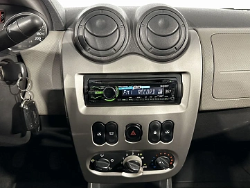 Renault Logan, 2010г, передний привод, механика
